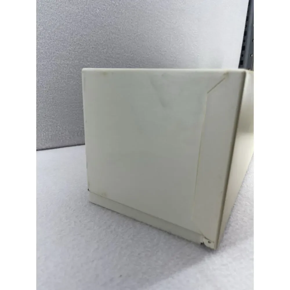 VTG Case Logic 30 Disc Wall Mount CD Storage Rack Beige Plastic Organizer